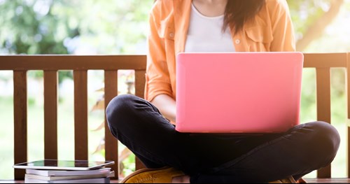Student studying English online